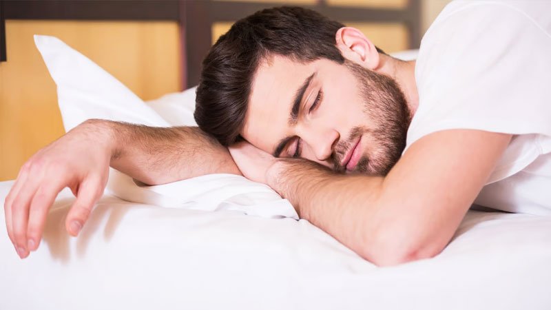 این 12 نفر از خوابیدن پول درمی‌آورند